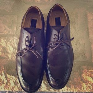 Men’s brown dress shoes